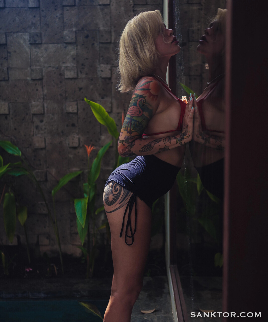 Foto porno biondina magra in doppia penetrazione - Image 9