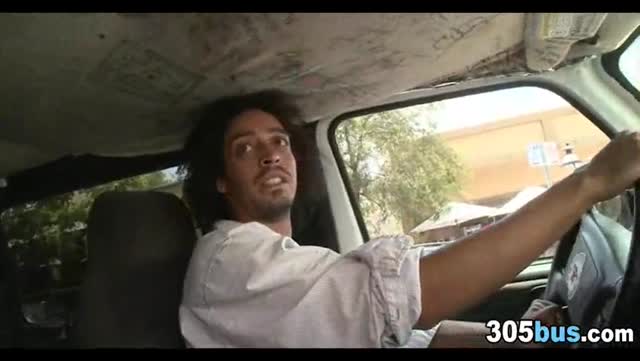 porcona in bikini gode con cazzo nel culo