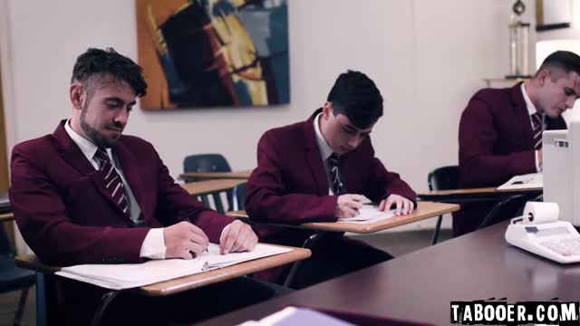 Grande orgiona porno di lesbiche incinte....