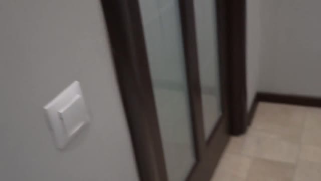 Milf brunetta svegliata con leccate di fa dal figliastro arrapato