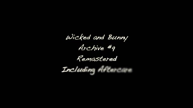 Gloria, una latina mora caliente inculata con foga col dildo....