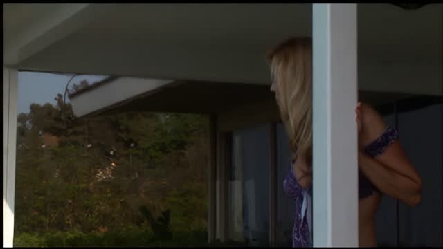 Gloria, fidanzata bionda da Albenga schizzata sul bel viso in macchina