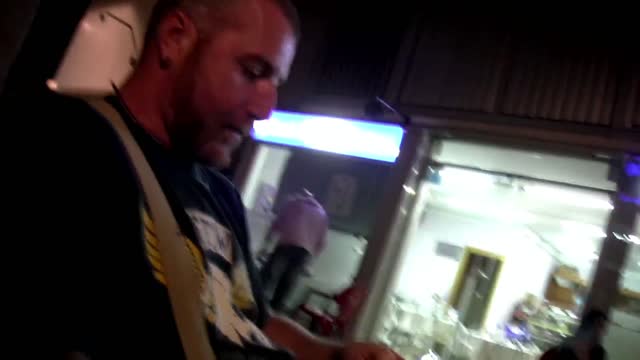 moretta abusata da vecchio porco 